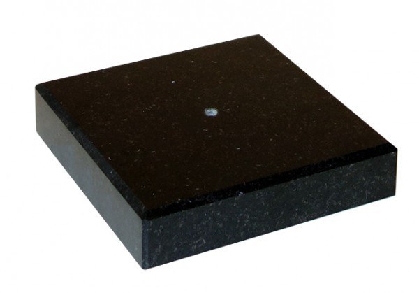 Sockel aus Granit Impala schwarz, 13x13x3 cm